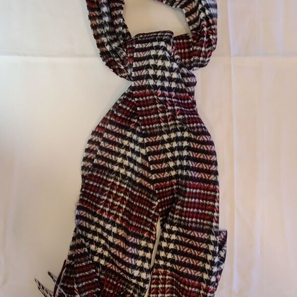 Preston of York plaid scarf, made in Germany, soft acrylic red, black, w… - Picture 4 of 4